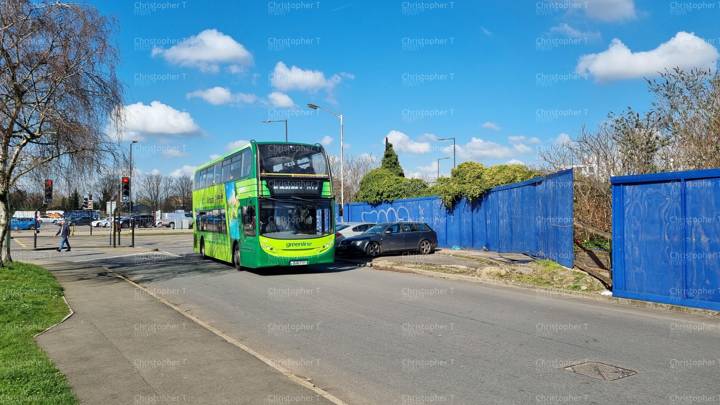 Image of Reading Buses vehicle 1212. Taken by Christopher T at 11.33.11 on 2022.03.18
